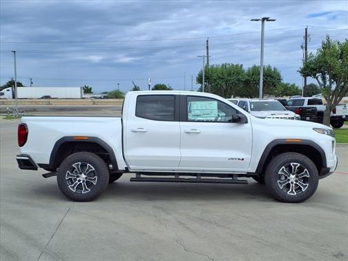 2025 GMC Canyon AT4