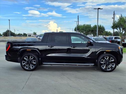 2025 GMC Sierra EV Denali