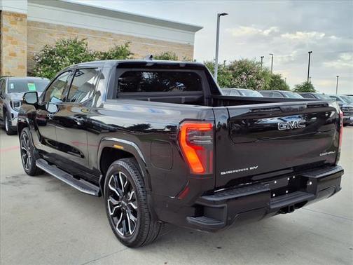 2025 GMC Sierra EV Denali