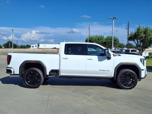 2025 GMC Sierra 2500 AT4