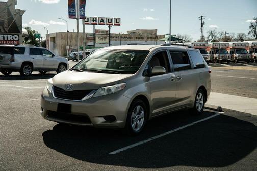 2011 Toyota Sienna LE