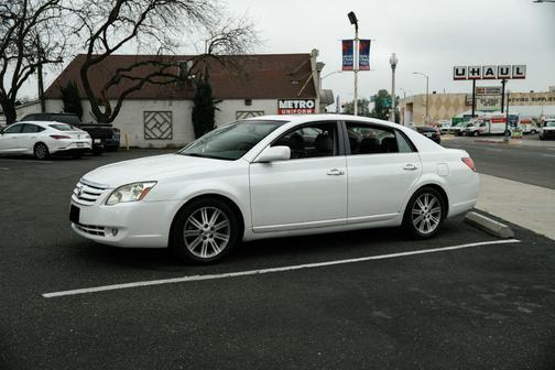 2005 Toyota Avalon XL