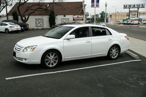 2005 Toyota Avalon XL