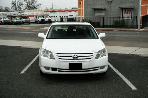 2005 Toyota Avalon XL
