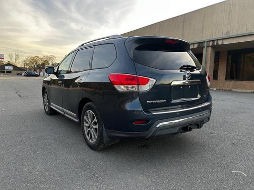 2016 Nissan Pathfinder SL