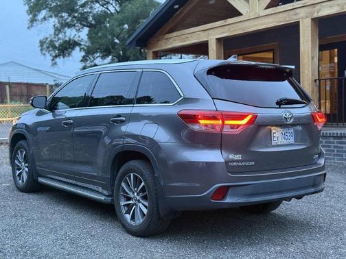 Predawn Gray Mica 2017 Toyota Highlander XLE