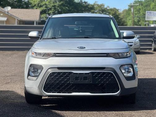 Sparkling Silver 2020 Kia Soul LX