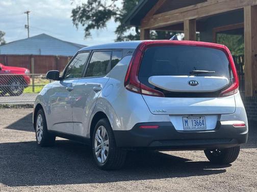 Sparkling Silver 2020 Kia Soul LX