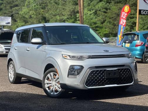 Sparkling Silver 2020 Kia Soul LX