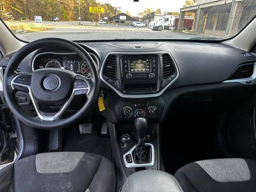 2014 Jeep Cherokee Sport