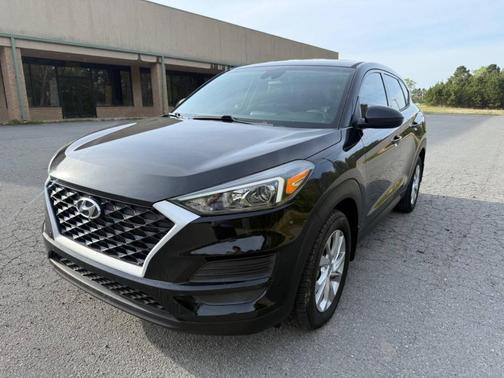 Black Noir Pearl 2019 Hyundai TUCSON SE