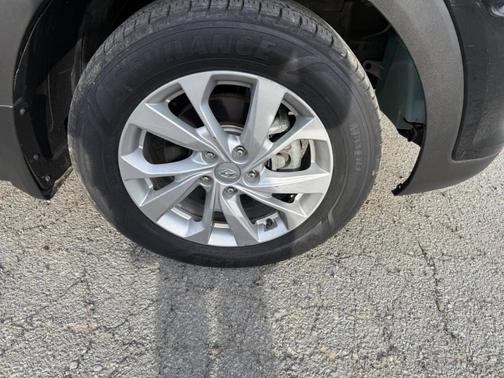 Black Noir Pearl 2019 Hyundai TUCSON SE