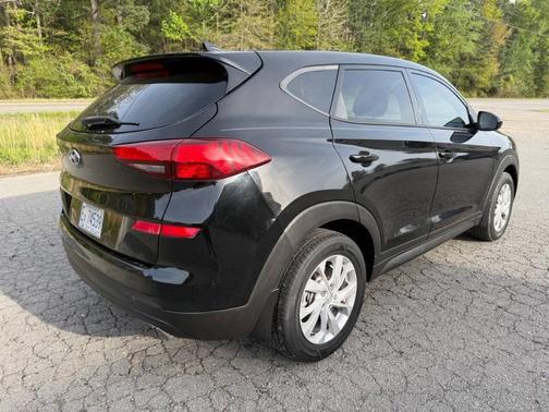Black Noir Pearl 2019 Hyundai TUCSON SE