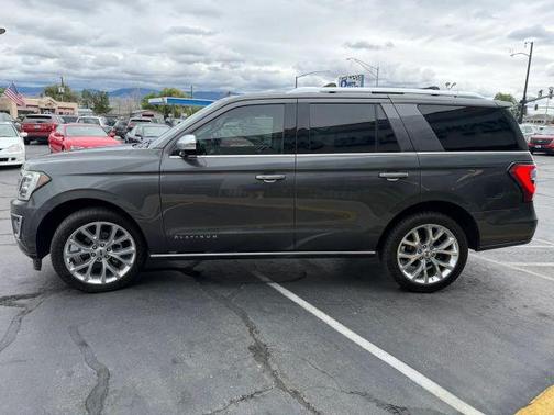 Gray 2018 Ford Expedition Platinum