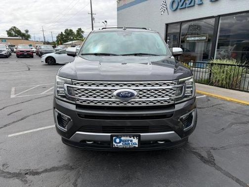 Gray 2018 Ford Expedition Platinum