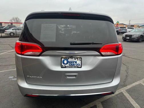2018 Chrysler Pacifica Touring-L