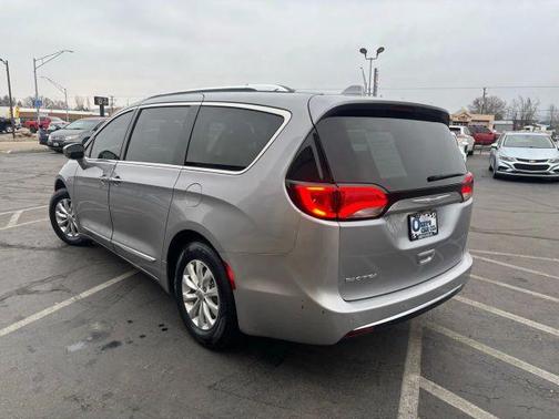 2018 Chrysler Pacifica Touring-L