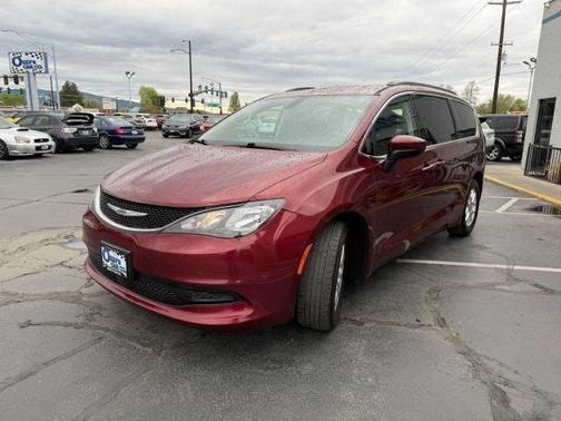 2021 Chrysler Voyager LXI