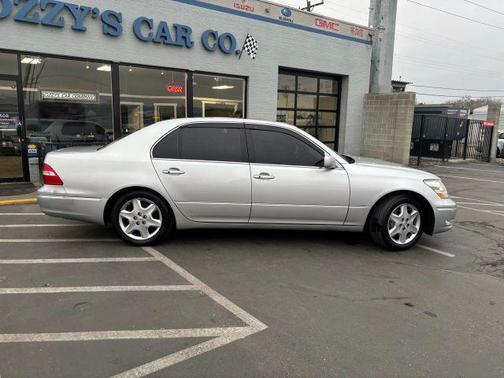 2004 Lexus LS 430 