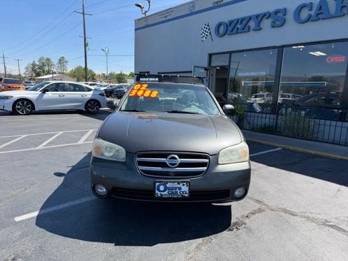 Gray Lustre 2002 Nissan Maxima SE