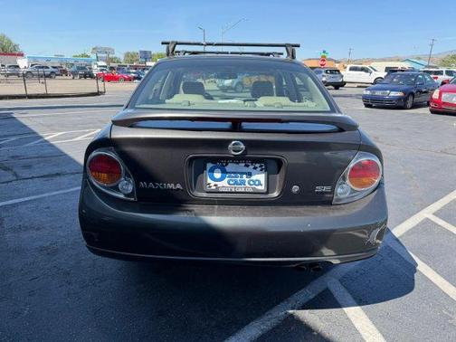Gray Lustre 2002 Nissan Maxima SE