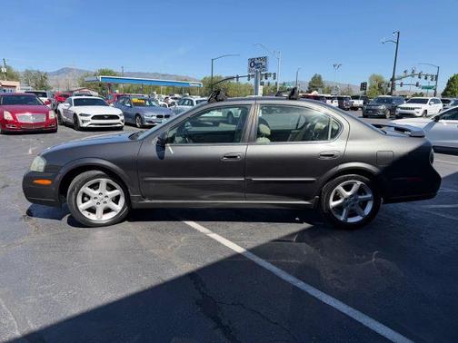 Gray Lustre 2002 Nissan Maxima SE