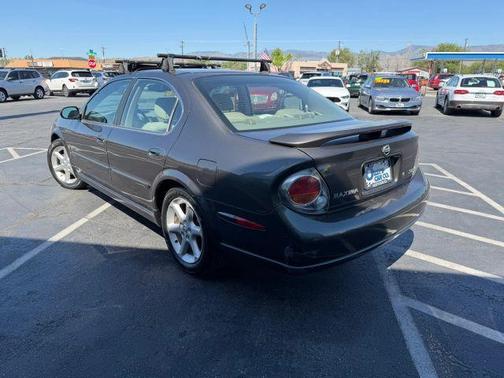 Gray Lustre 2002 Nissan Maxima SE