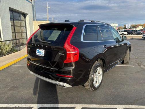 2016 Volvo XC90 T5 Momentum