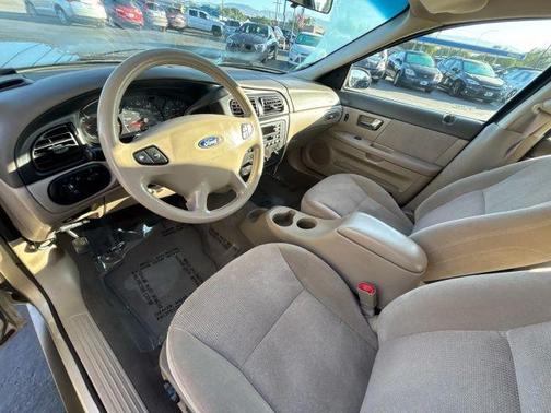 2000 Ford Taurus SE