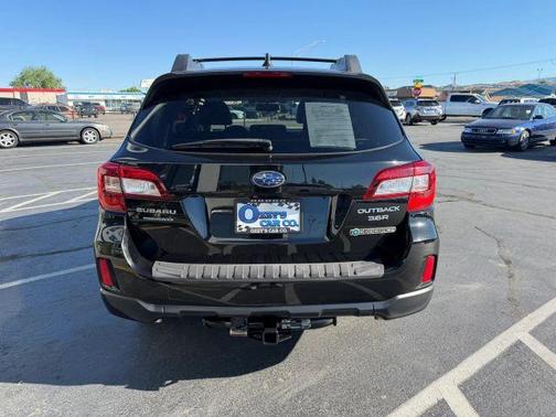 Crystal Black Silica 2016 Subaru Outback 3.6R Limited