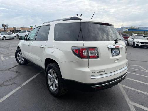 White 2015 GMC Acadia SLE-2