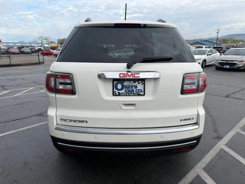 White 2015 GMC Acadia SLE-2
