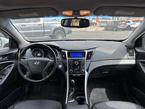 2011 Hyundai SONATA Limited