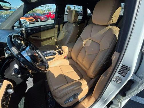 2018 Porsche Macan Sport Edition