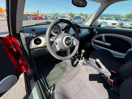 2003 MINI Cooper Base (M5)