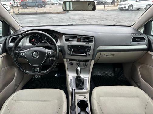 2015 Volkswagen Golf TDI S 4-Door