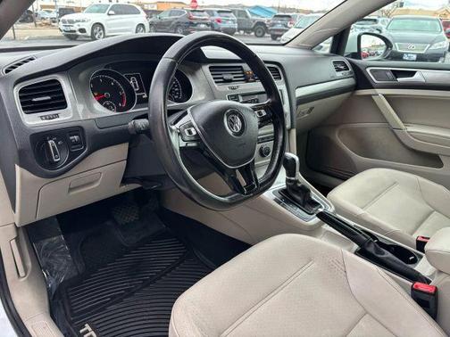 2015 Volkswagen Golf TDI S 4-Door