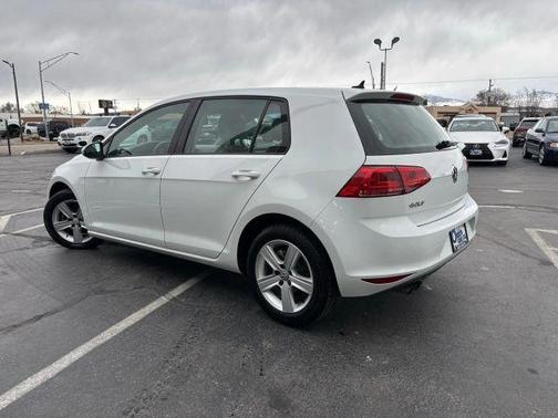 2015 Volkswagen Golf TDI S 4-Door