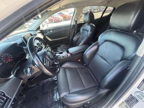2019 Kia Stinger Base