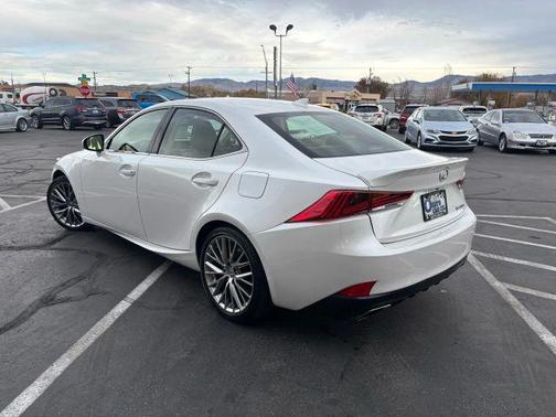 2018 Lexus IS 300 Base
