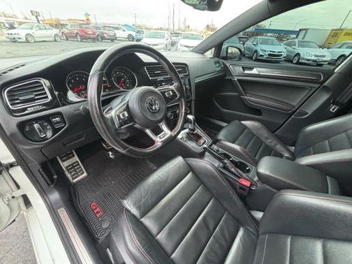 2019 Volkswagen Golf GTI 2.0T SE