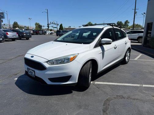 White 2016 Ford Focus SE