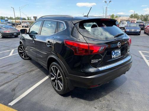 Magnetic Black 2018 Nissan Rogue Sport SL