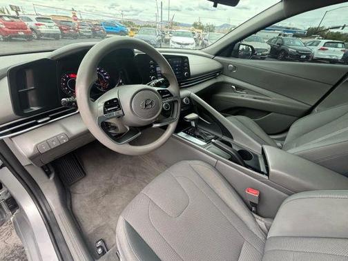 2021 Hyundai ELANTRA SE