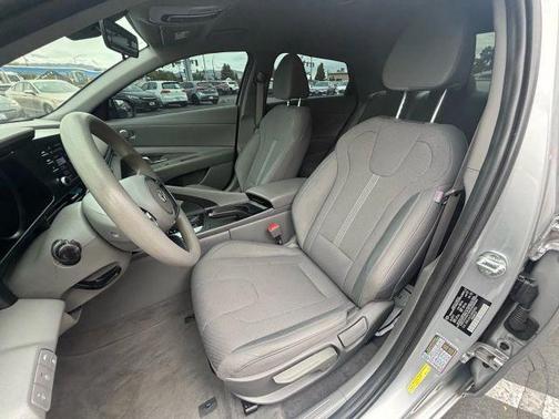 2021 Hyundai ELANTRA SE