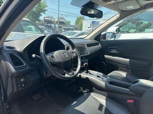 Platinum White Pearl 2021 Honda HR-V EX-L