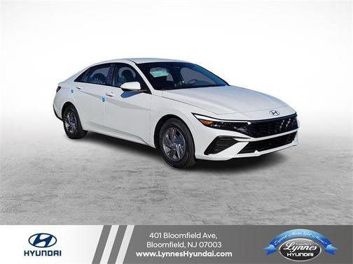 2025 Hyundai ELANTRA SE