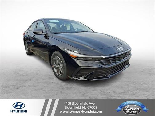 2025 Hyundai ELANTRA SE