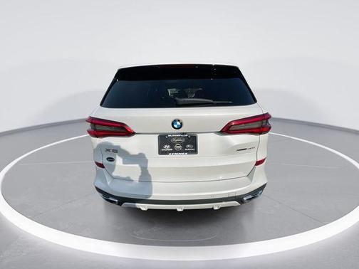 White Metallic 2019 BMW X5 xDrive40i