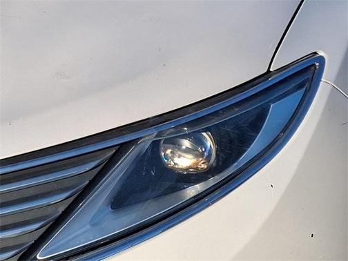 2016 Lincoln MKZ Base